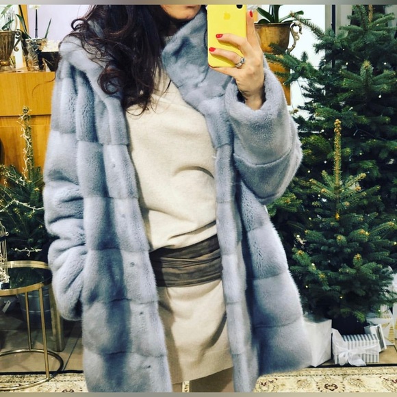 Mink coat - Picture 1 of 8